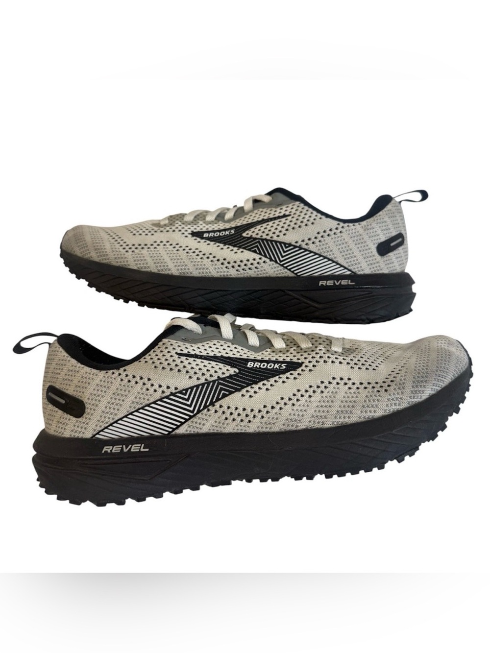 Brooks Revel 5 Running Shoes Men’s Size 8 Gray Black Athletic Sneakers